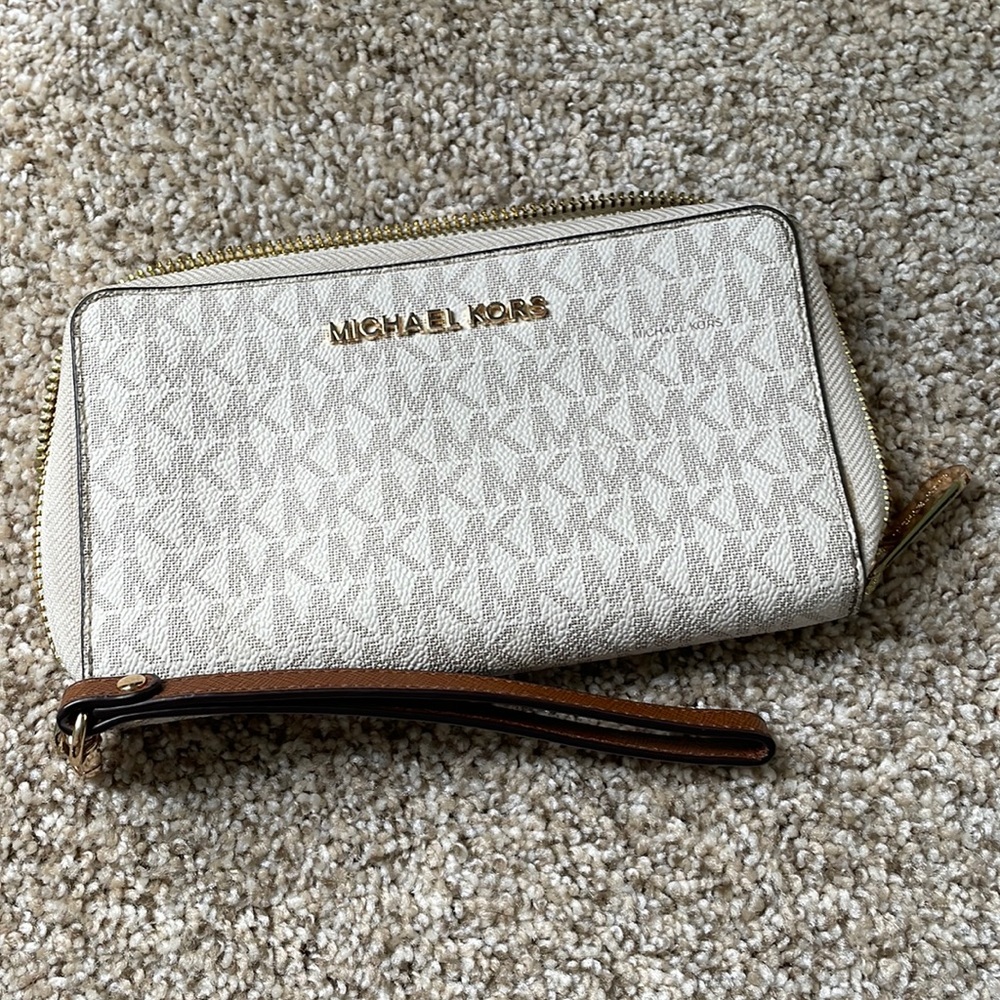 Michael Korz wristlet